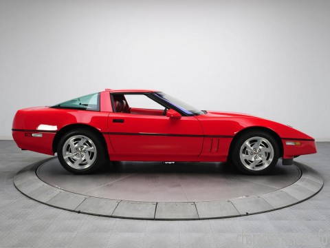 CHEVROLET Generacja
 Corvette Coupe IV 5.7 i V8 (300 Hp) Charakterystyka techniczna
